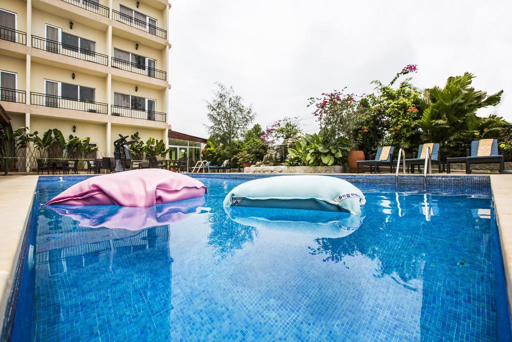 Mikhael'S Hotel Браззавиль Экстерьер фото