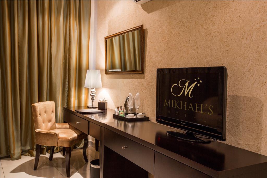 Mikhael'S Hotel Браззавиль Экстерьер фото